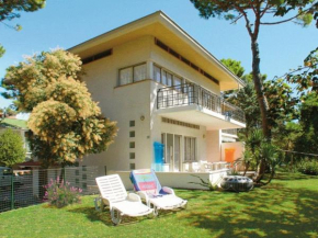  Lignano Pineta Villa mit Garten  Линьяно Пинета